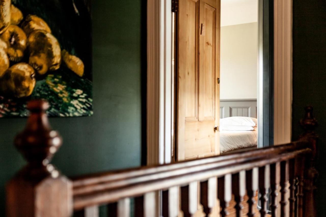 Bed and Breakfast The Old Vicarage Moylgrove Exteriér fotografie