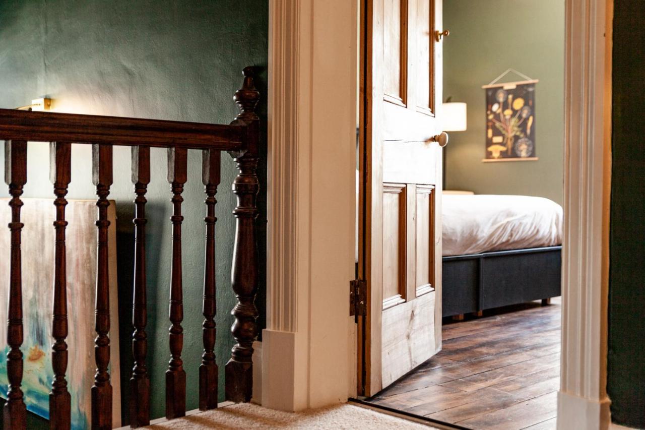 Bed and Breakfast The Old Vicarage Moylgrove Exteriér fotografie