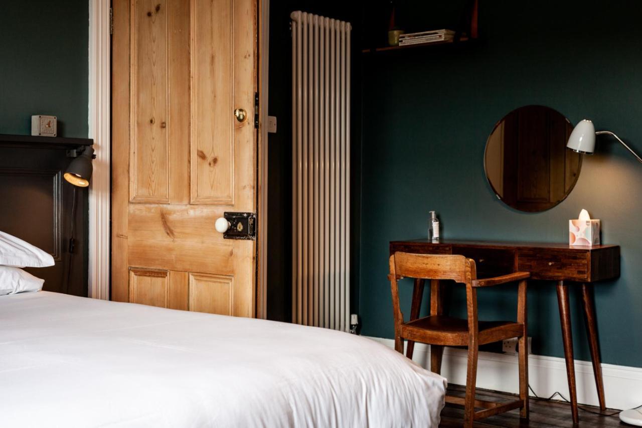 Bed and Breakfast The Old Vicarage Moylgrove Exteriér fotografie